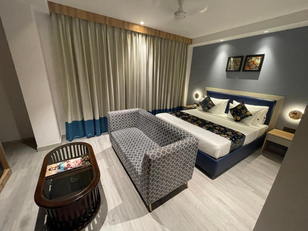 Hotel Malbork Inn @ Janakpuri Delhi  Exterior photo